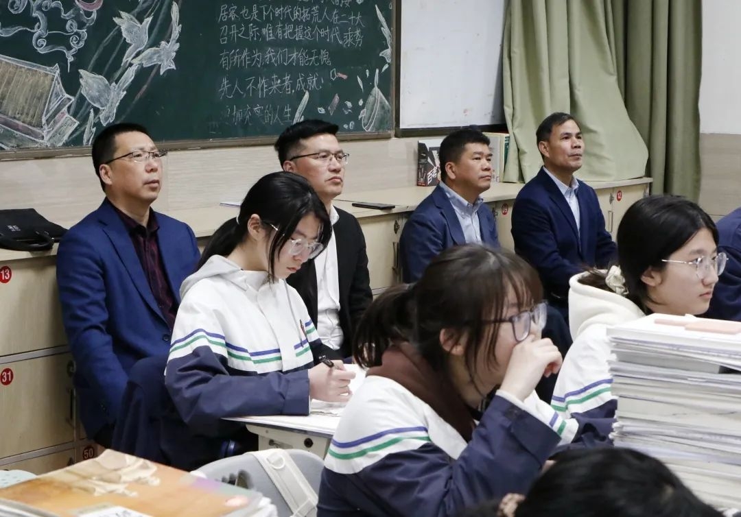 黄人川局长赴学校调研教育提质工作